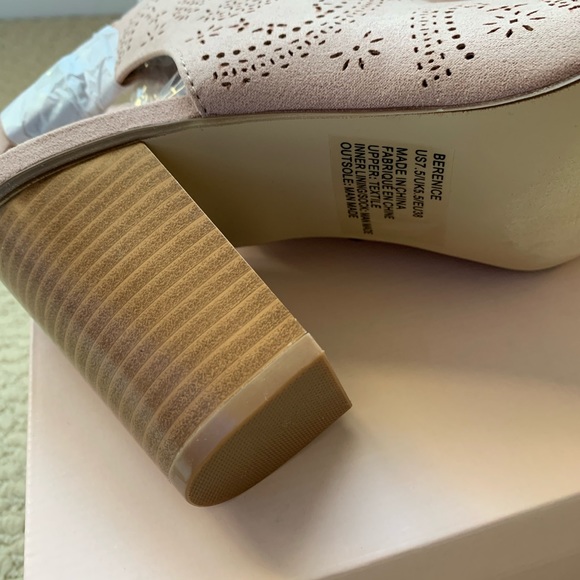 NIB Laser Cut Block Heels - Picture 3 of 4